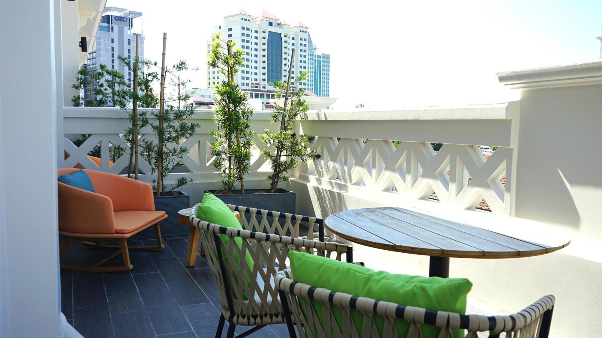 The George Penang By The Crest Collection Hotel George Town Exterior photo A balcony in Bangkok, Thailand